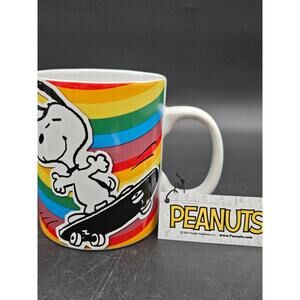 NWT Peanuts Snoopy Skateboarding Stoneware Mug Retro Rainbow Design 17 Oz